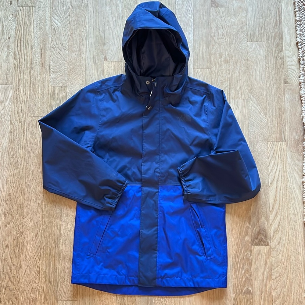 EUC boys North Face raincoat 10/12